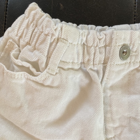 Zara White Denin Cutoffs - Picture 2 of 4